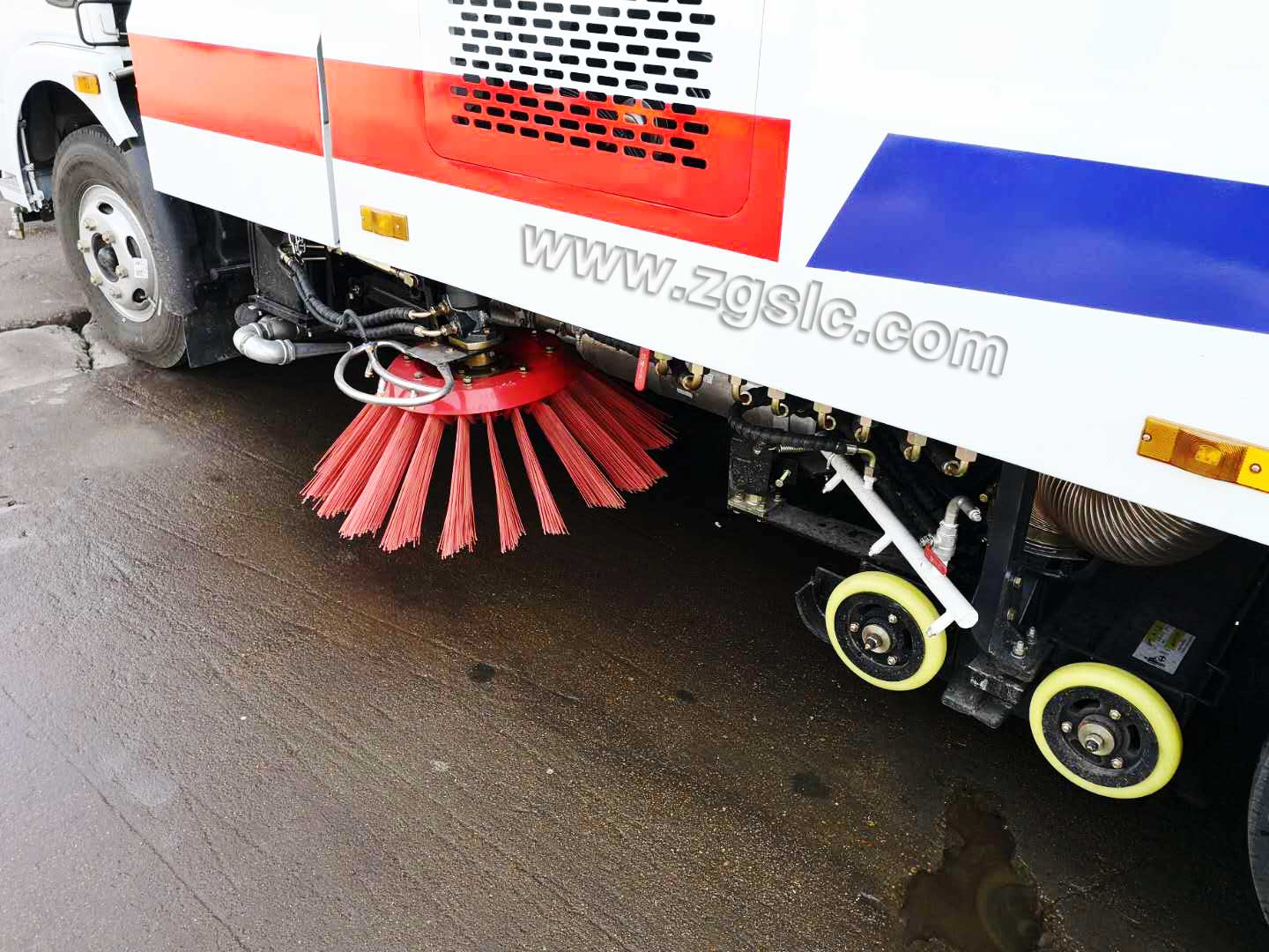 湖北程力東風(fēng)大多利卡洗掃車(國(guó)五)