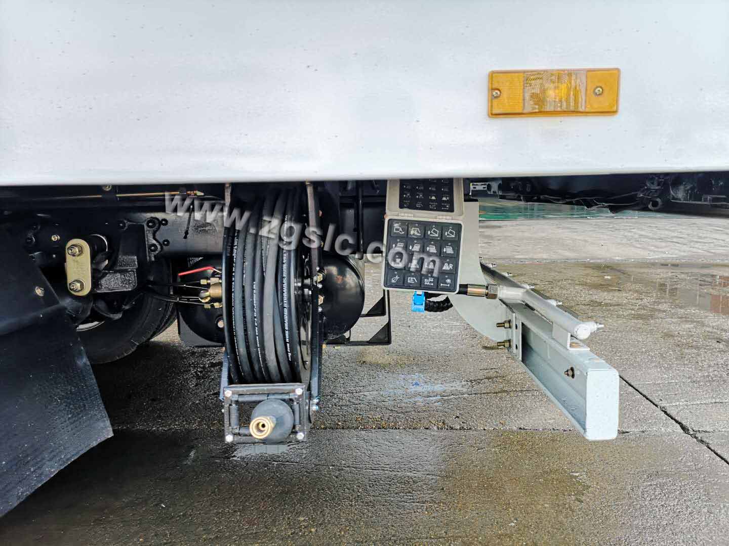 湖北程力東風(fēng)大多利卡洗掃車(國(guó)五)