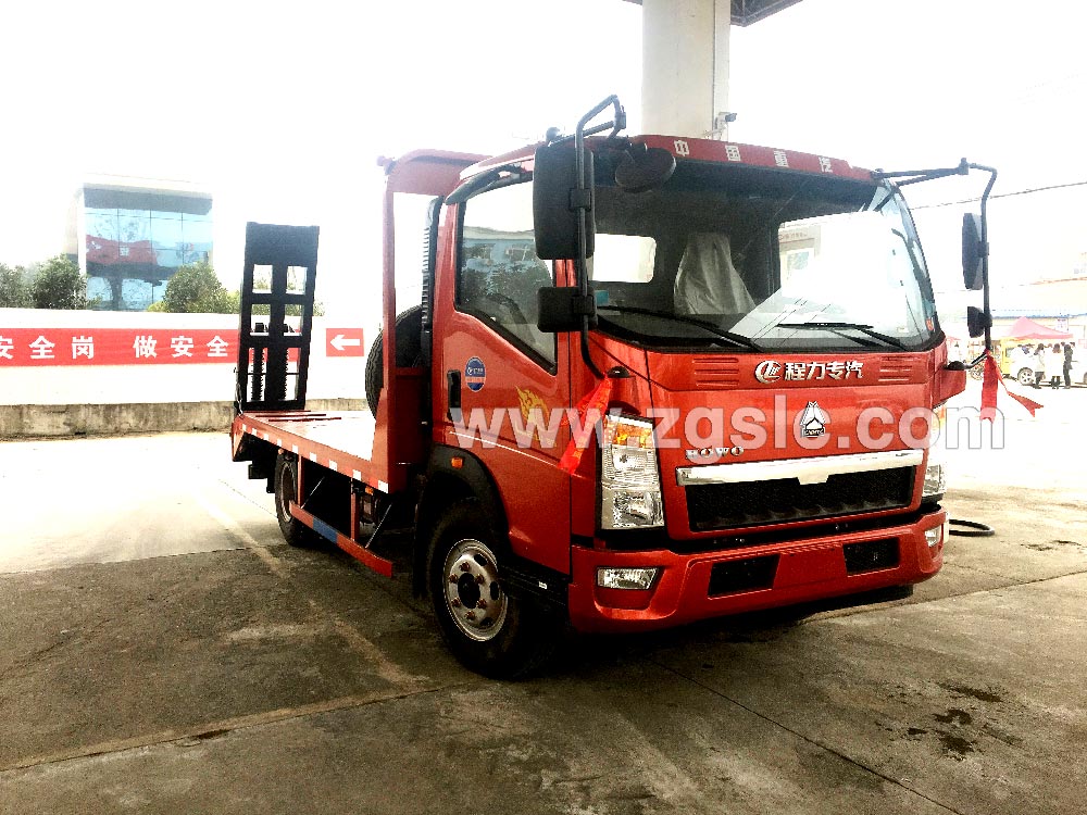 程力重汽豪沃藍(lán)牌挖機(jī)平板運(yùn)輸車(chē)（國(guó)五）