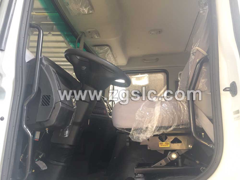 湖北程力東風大多利卡D9吸污車(國五