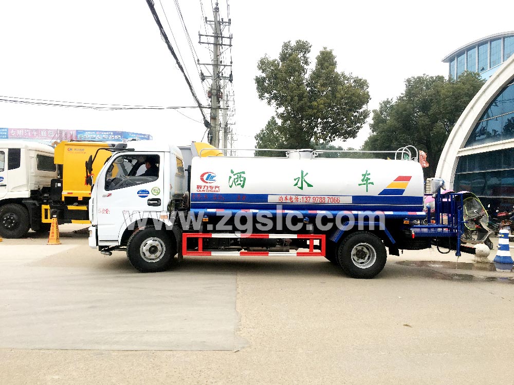 程力東風(fēng)大多利卡8.5方灑水車黃牌(國五)