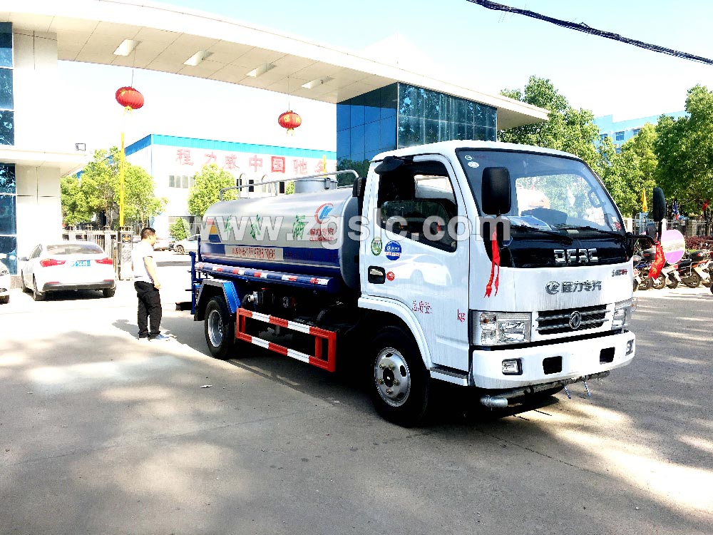 程力東風(fēng)小多利卡5方灑水車(chē)黃牌(國(guó)五)