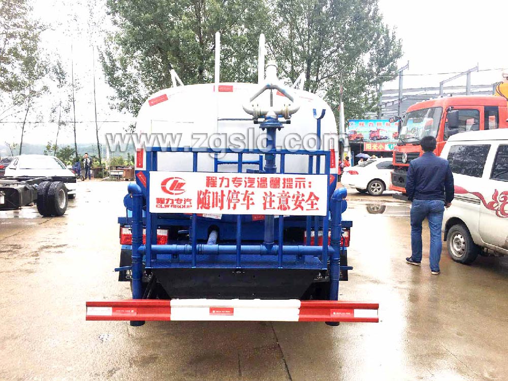 程力東風(fēng)小多利卡5方灑水車(chē)黃牌(國(guó)五)