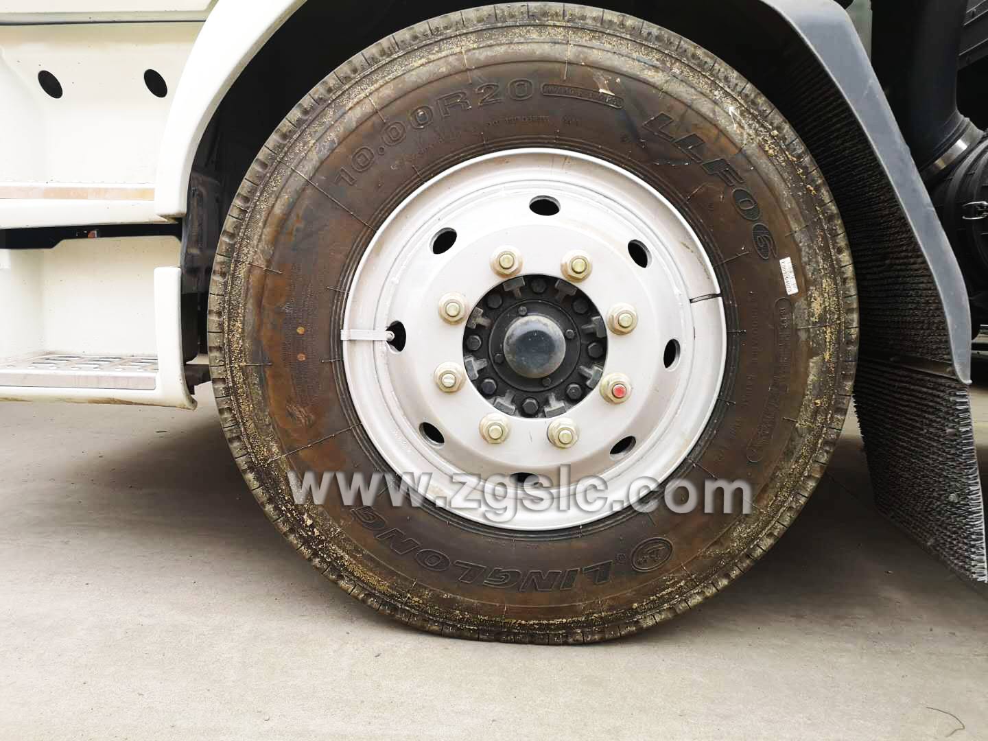 東風(fēng)乘龍爆破器材運(yùn)輸車(國五)