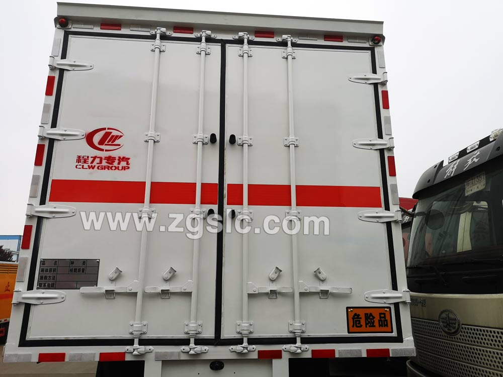 東風(fēng)乘龍爆破器材運(yùn)輸車(國五)