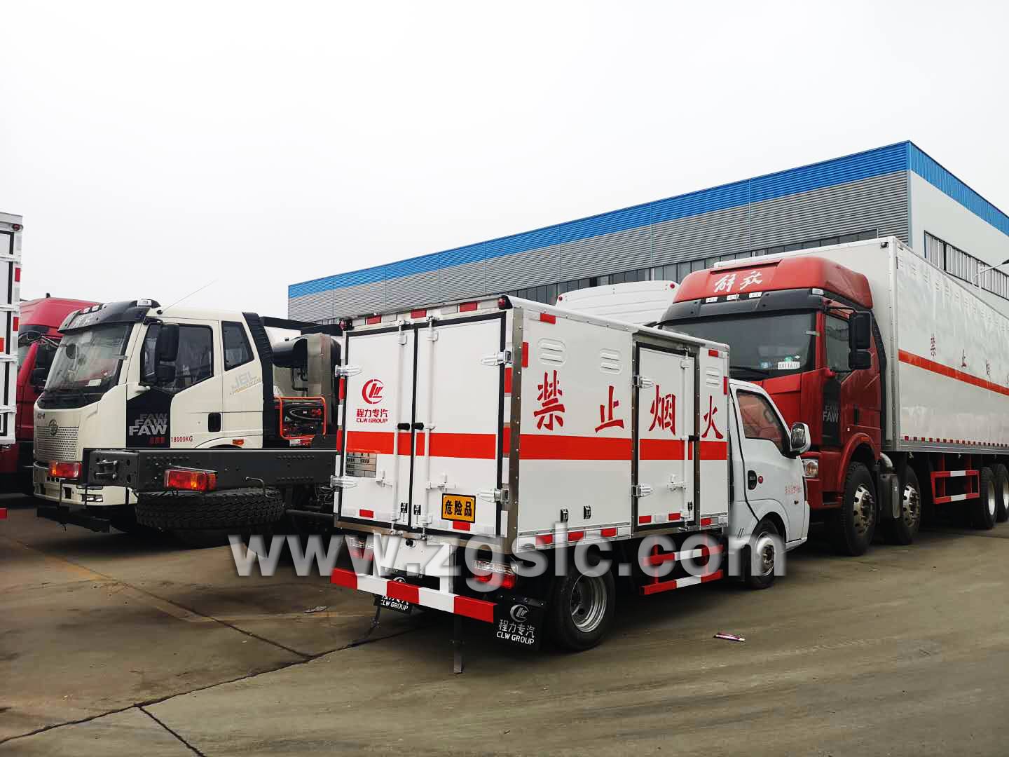 東風(fēng)途逸易燃?xì)怏w廂式運(yùn)輸車(國(guó)五)