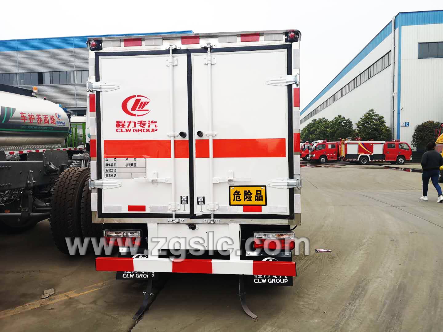 東風(fēng)途逸易燃?xì)怏w廂式運(yùn)輸車(國(guó)五)