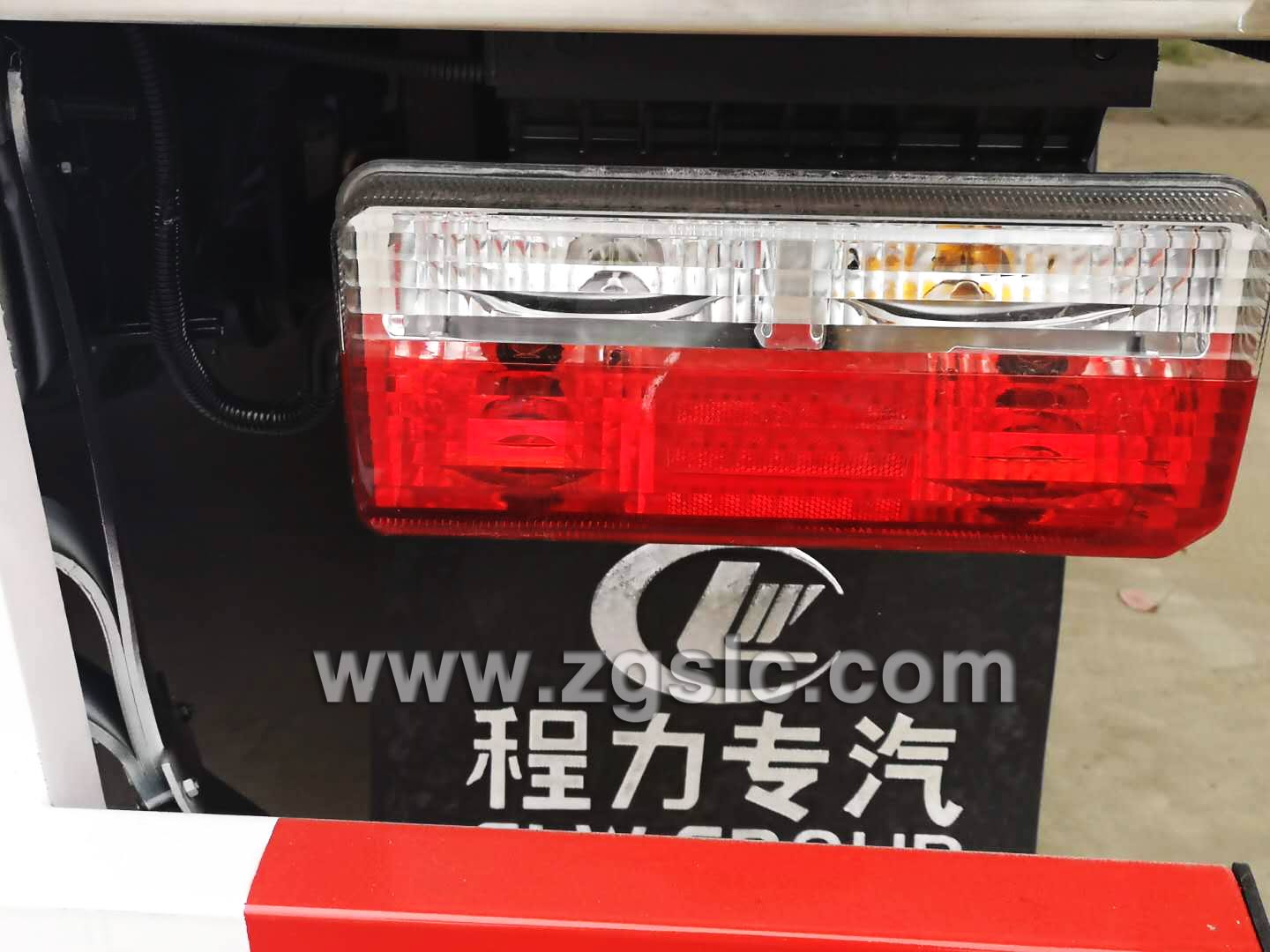 東風(fēng)途逸易燃?xì)怏w廂式運(yùn)輸車(國(guó)五)