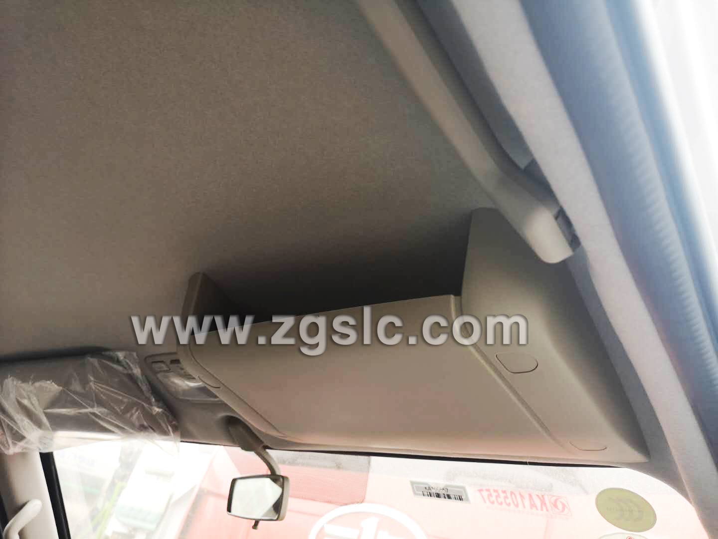 東風(fēng)途逸易燃?xì)怏w廂式運(yùn)輸車(國(guó)五)