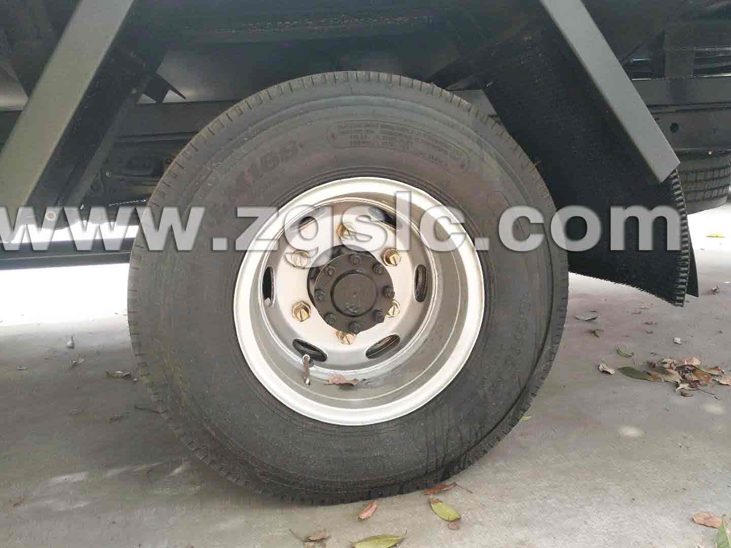 東風(fēng)大多利卡瀝青灑布車(國(guó)五)