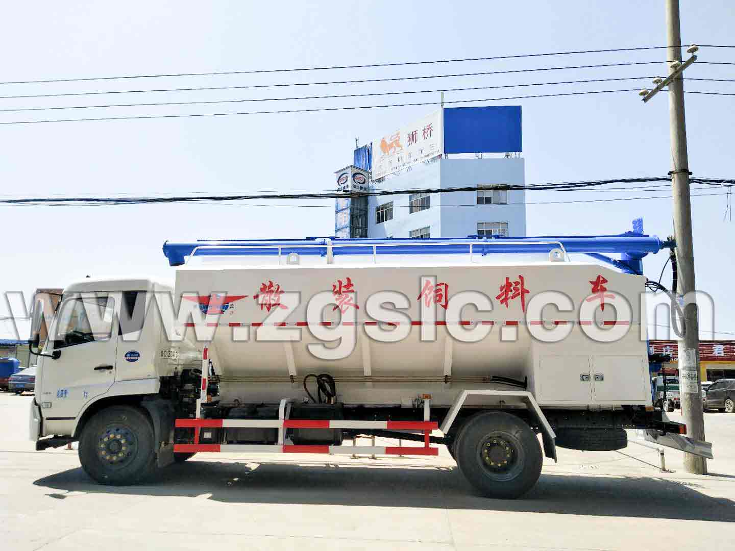 東風(fēng)天錦散裝飼料車(國(guó)五)