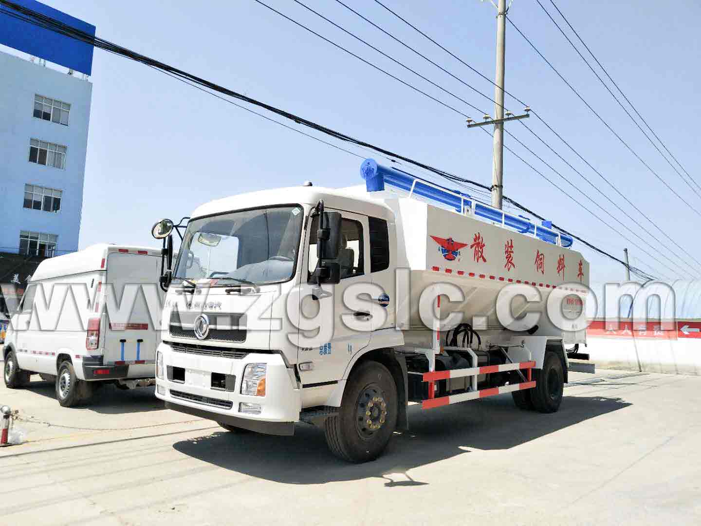 東風(fēng)天錦散裝飼料車(國(guó)五)