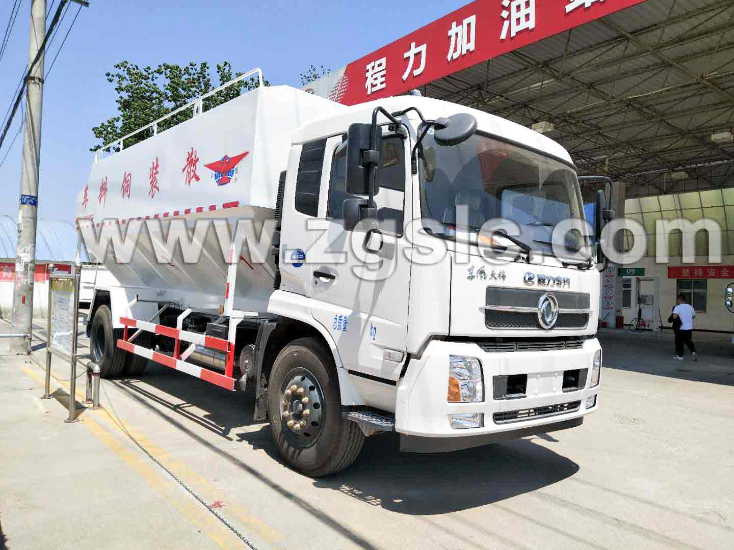 東風(fēng)天錦散裝飼料車(國(guó)五)