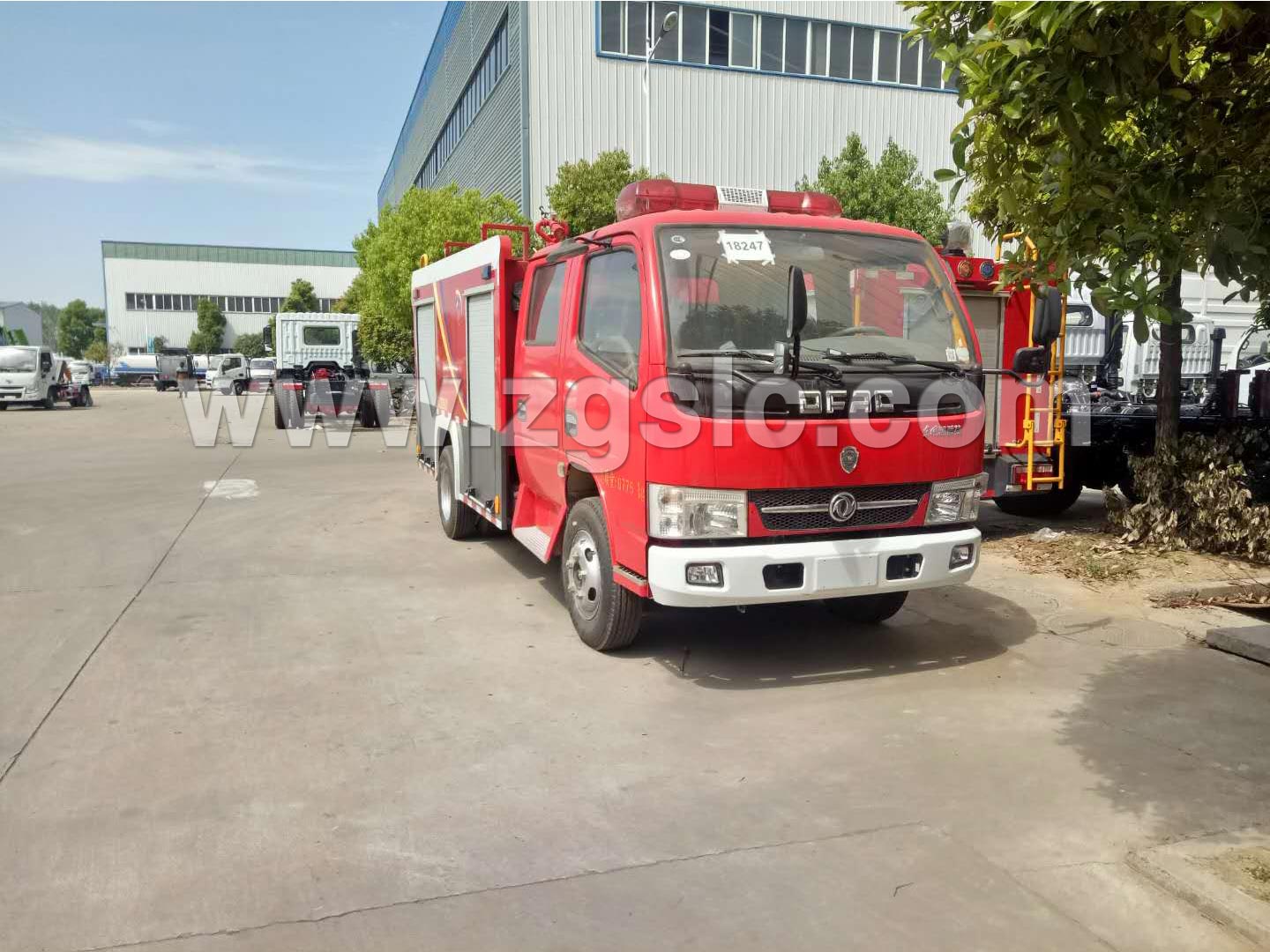 東風(fēng)凱普特雙排水罐消防車 (國五)