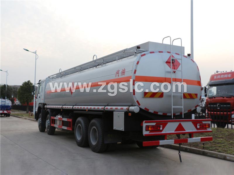 重汽前四后八30方運油車(國五)-廠家質(zhì)量