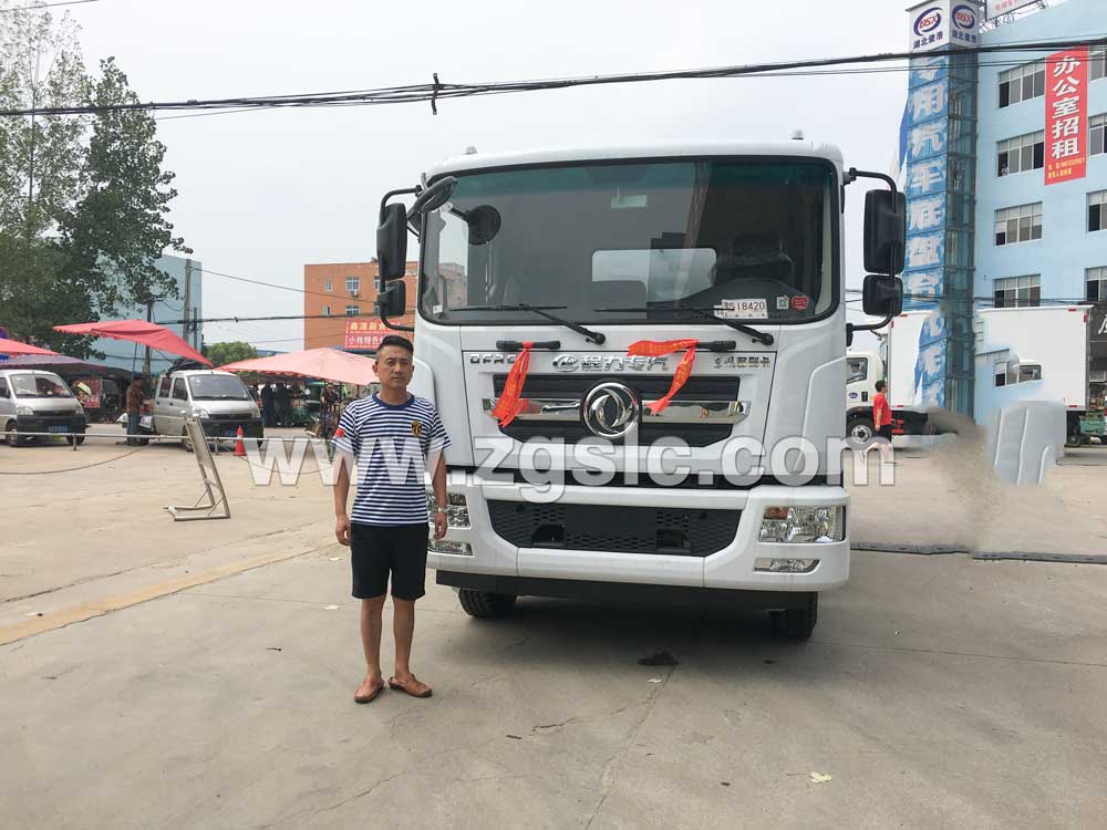 2019/08/12 岳陽(yáng)宋總在湖北程力集團(tuán)訂購(gòu)東風(fēng)D9灑水車(chē)一臺(tái)，單號(hào)30628/74022