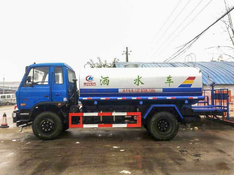 程力集團(tuán)的工地灑水車，您知道怎么選擇嗎？